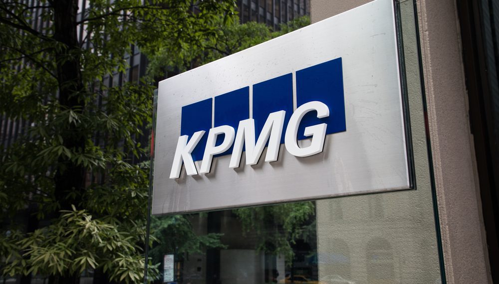 KPMG: 74% das empresas de consumo e varejo esperam escalar IA em até um ano