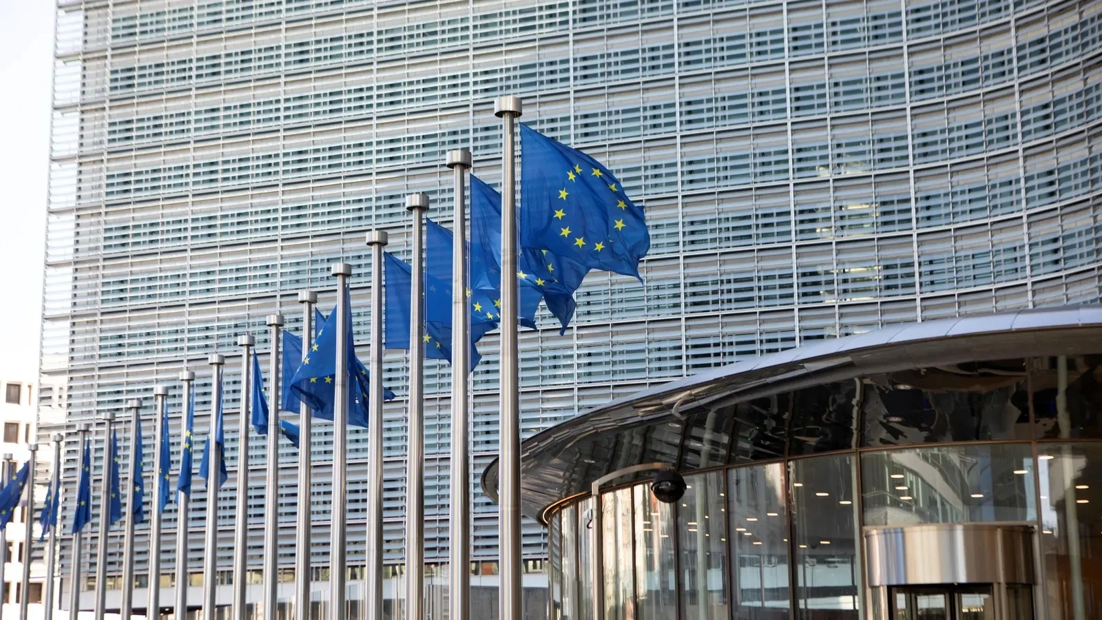 EC concludes SAP maintenance probe via commitment decision