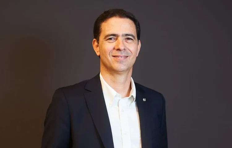 La IA ya es parte del 88% de las empresas chilenas, pero se implementa sin una estrategia clara: SONDA