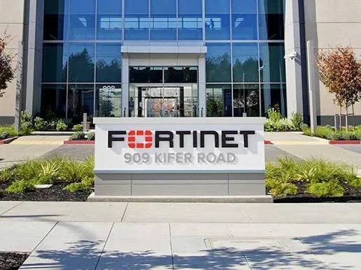 Fortinet unifica las operaciones SOC en una plataforma con IA