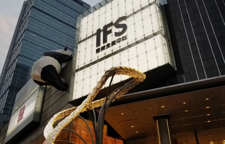 IFS lanza IFS Zero, un sistema de emisiones agentes para industrias de activos