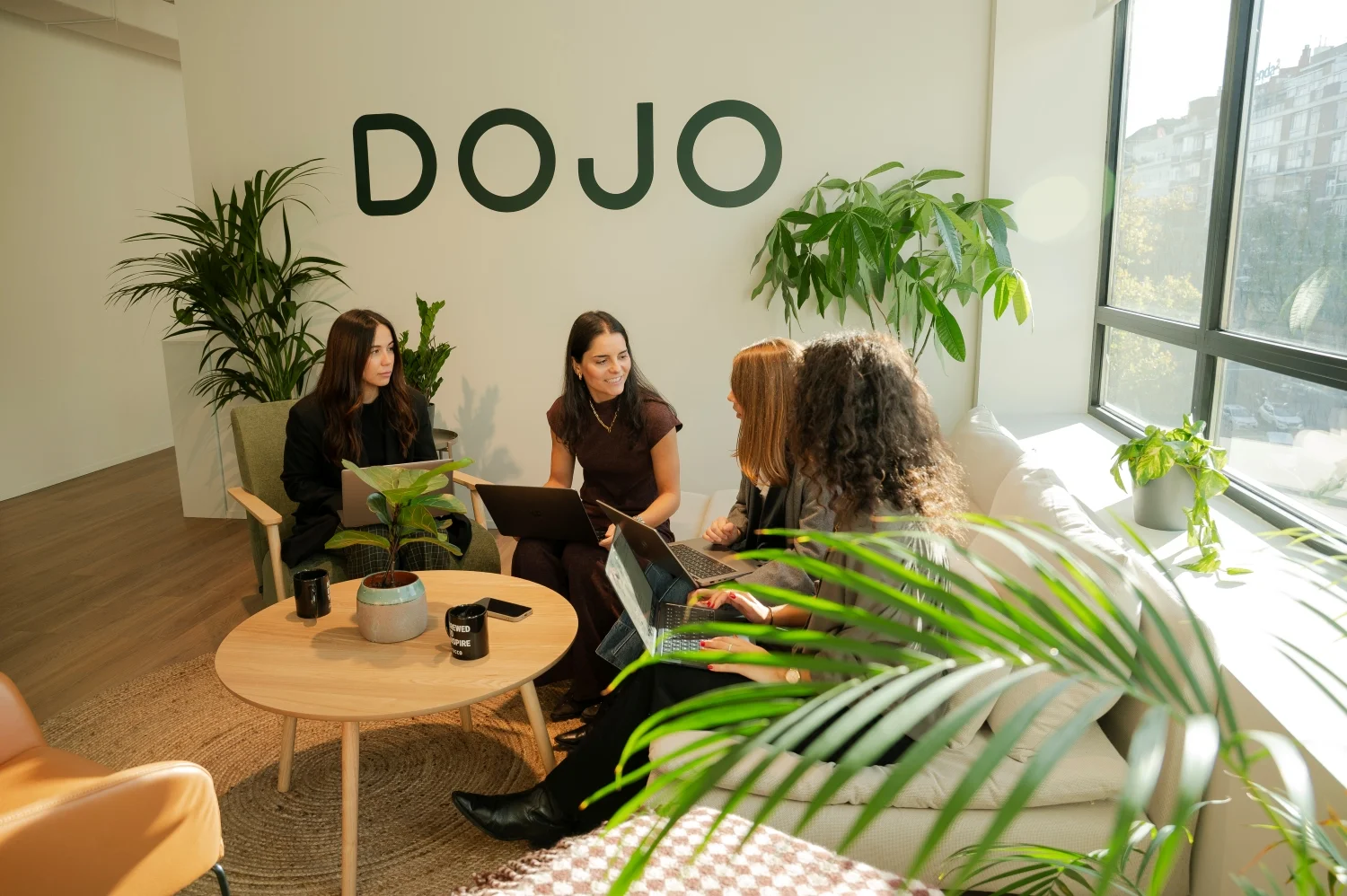 Cinco perfiles fintech impulsan la integración de pagos y negocio